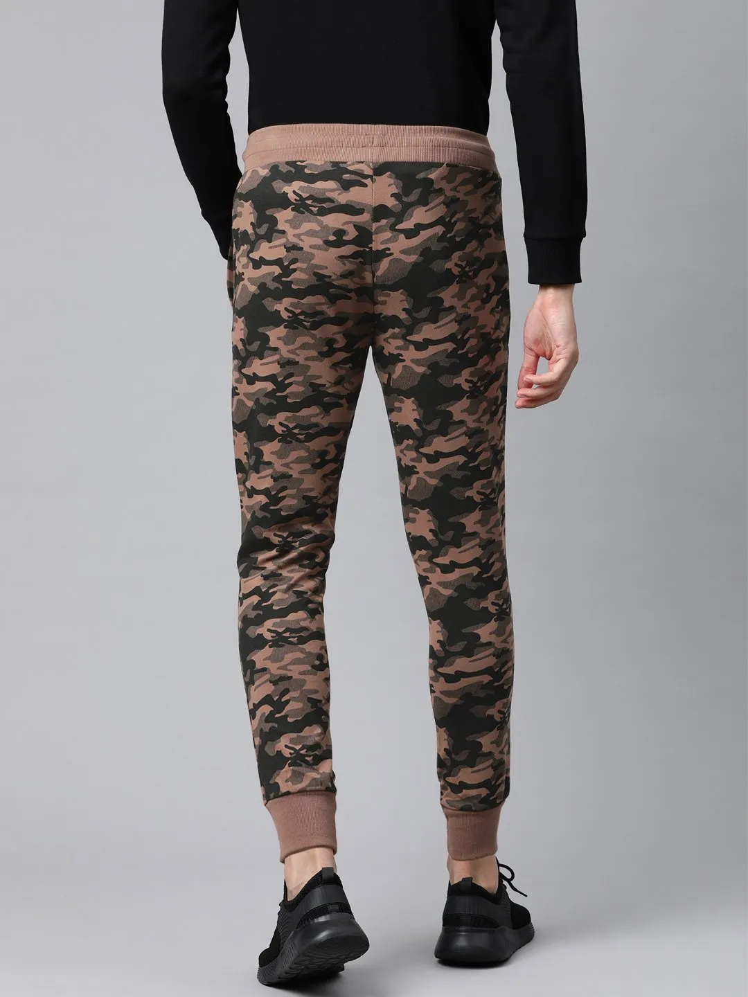 Alcis Men Brown & Black Camouflage Print Joggers