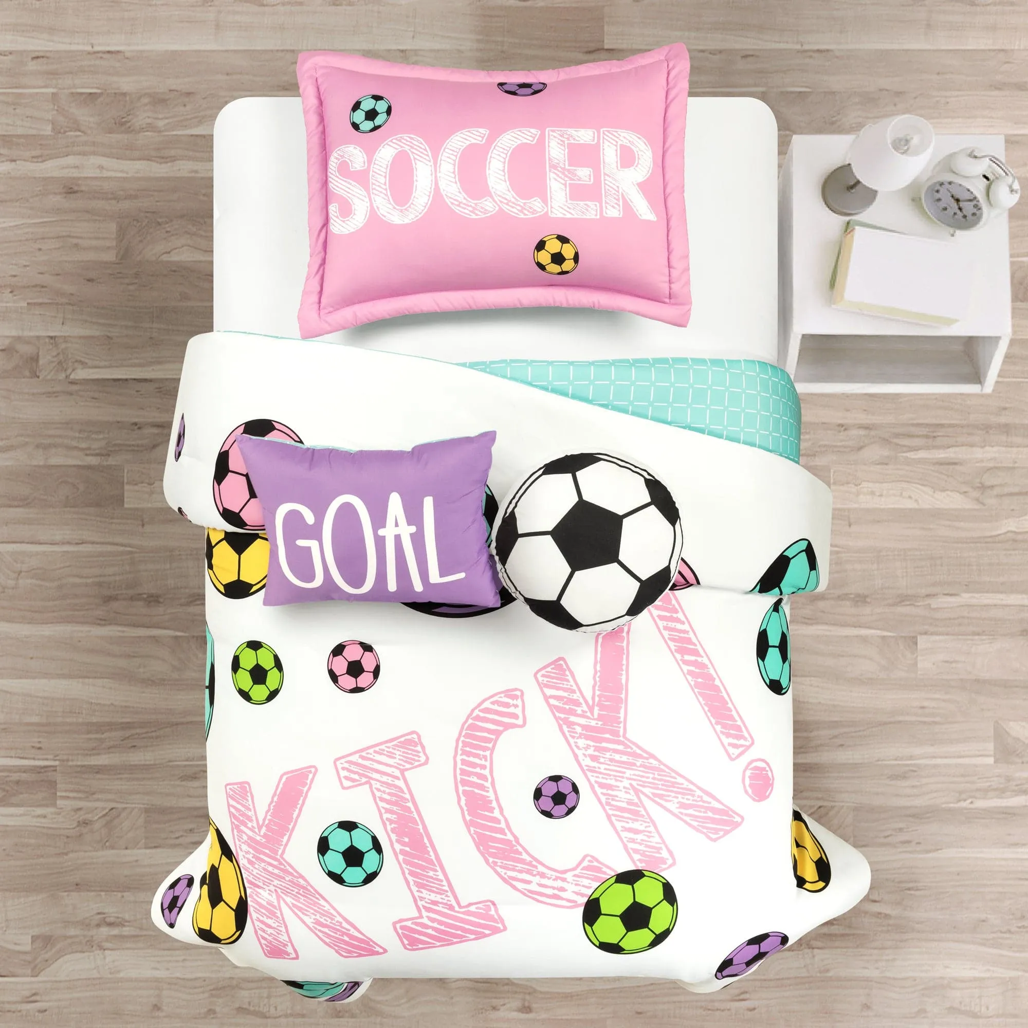 Girls Soccer Kick Comforter Set