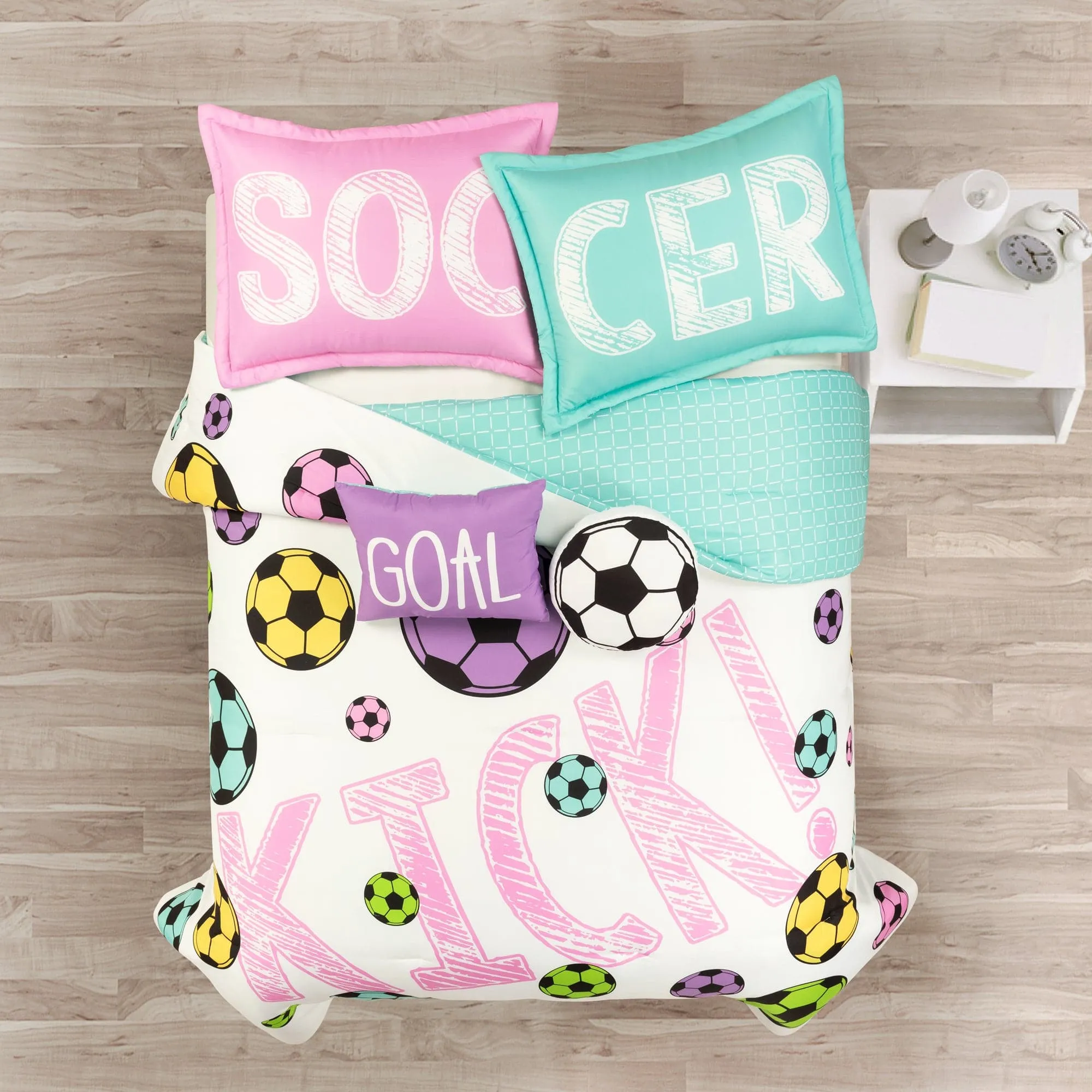 Girls Soccer Kick Comforter Set