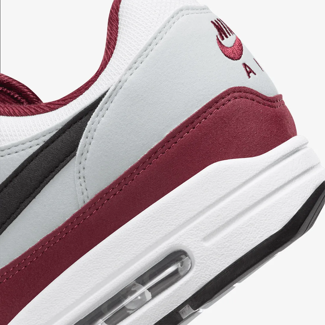 Nike | AIR MAX 1  { WHITE/BLACK-DARK TEAM RED-PURE PLATINUM