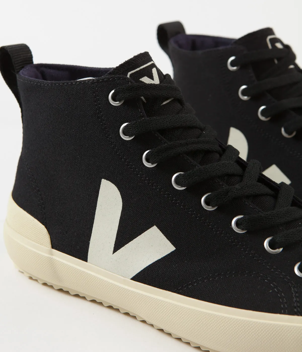 Veja Nova HT Canvas Shoes - Black / Butter Sole